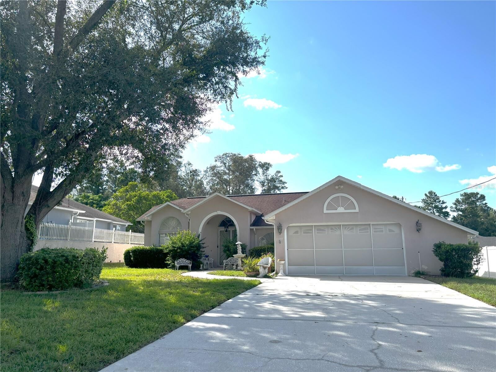 Property Photo: 13393 Drayton Drive FL 34609