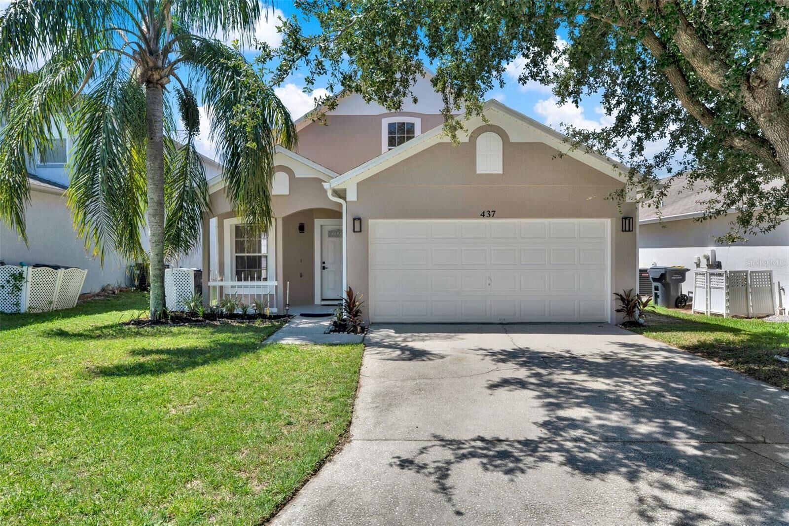 Property Photo: 437 Sonja Circle FL 33897