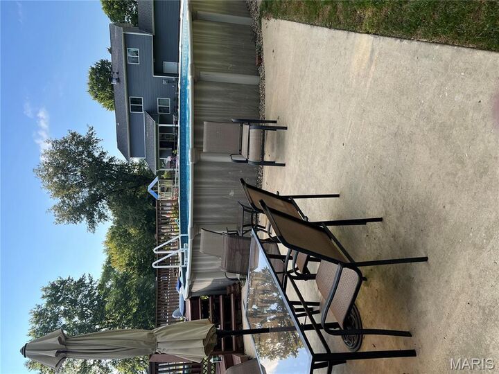 Property Photo: 512 E Mary Drive IL 62294