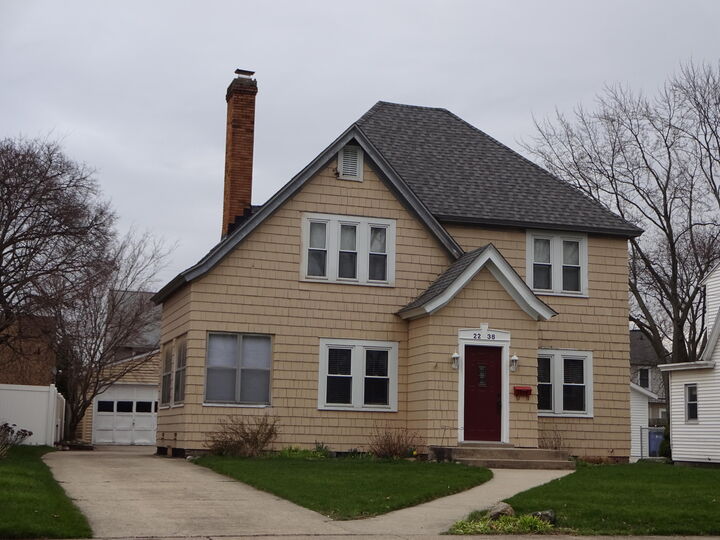 2238 Paris Avenue SE  Grand Rapids MI 49507 photo