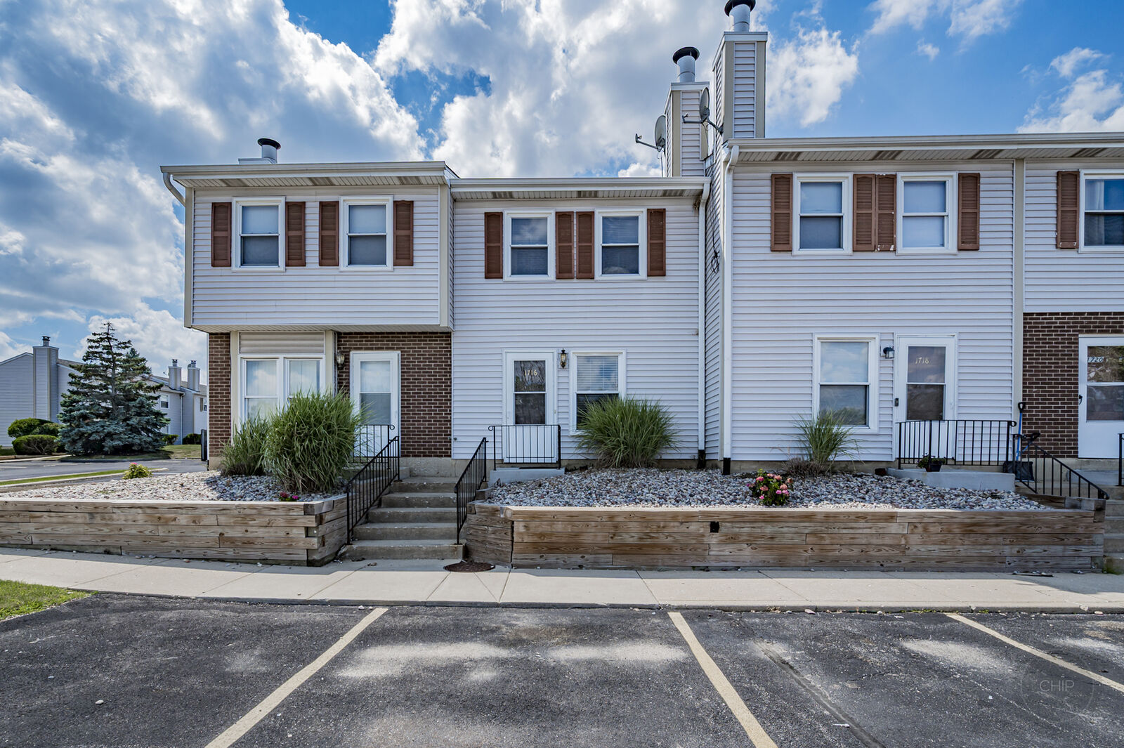 Property Photo:  1716 N Marywood Avenue  IL 60505 