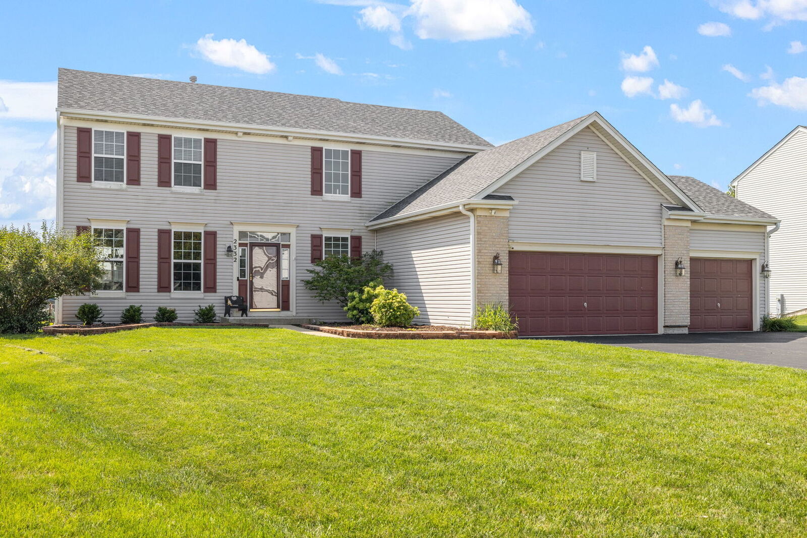 Property Photo:  2332 Winterthur Green  IL 60560 
