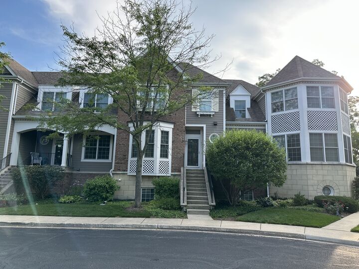 Property Photo:  1921 Lynn Circle  IL 60048 