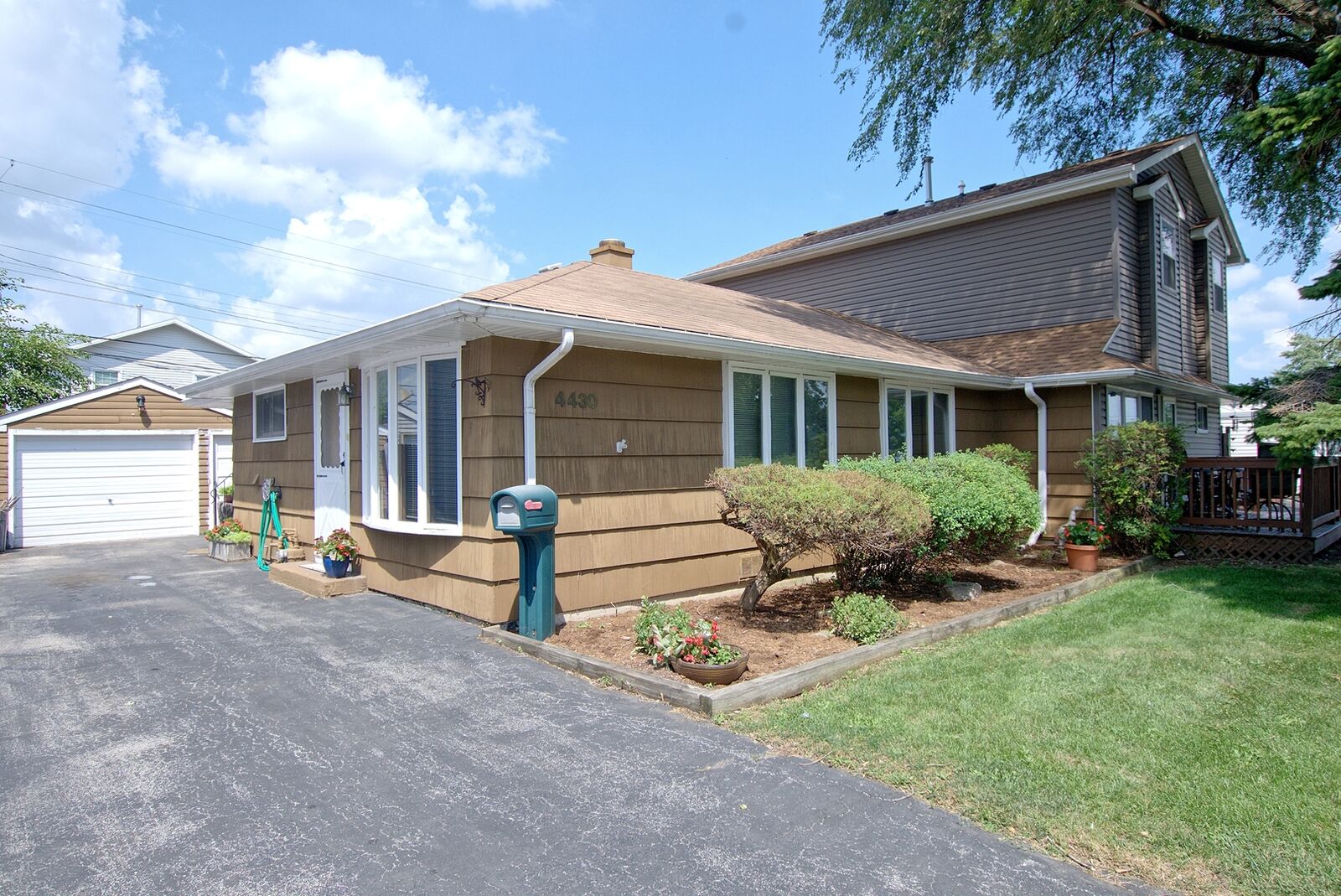 Property Photo: 4430 W 87th Place 4430 IL 60456