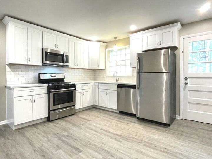 Property Photo: 16314 Woodlawn East Avenue IL 60473