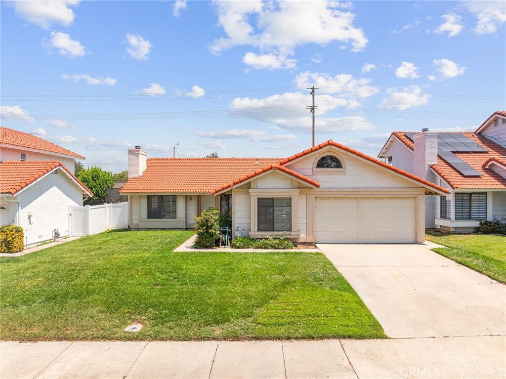 Property Photo:  45552 Classic Way  CA 92592 