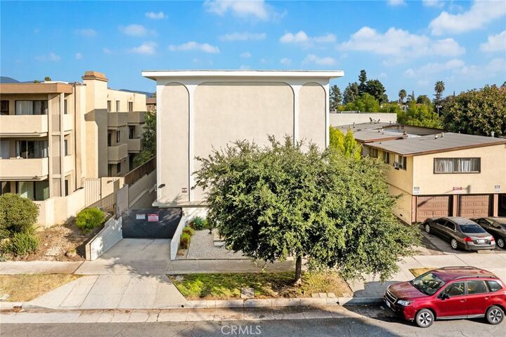 Property Photo: 160 S Michigan Avenue CA 91106