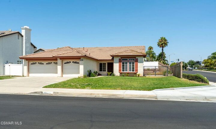 Property Photo:  42055 Thoroughbred Lane  CA 92562 