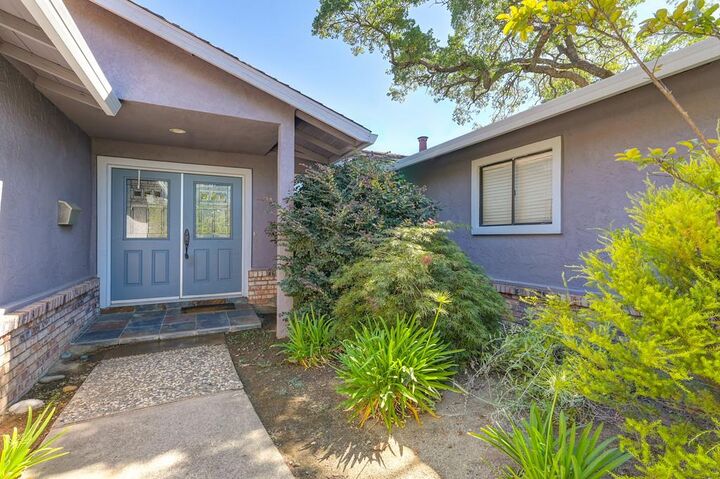 Property Photo: 9487 Dalton Way CA 95662