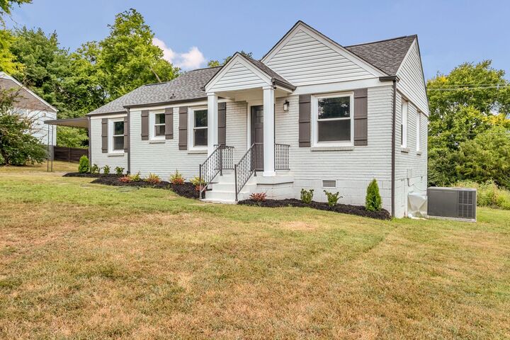 Property Photo: 111 Barry Dr TN 37115