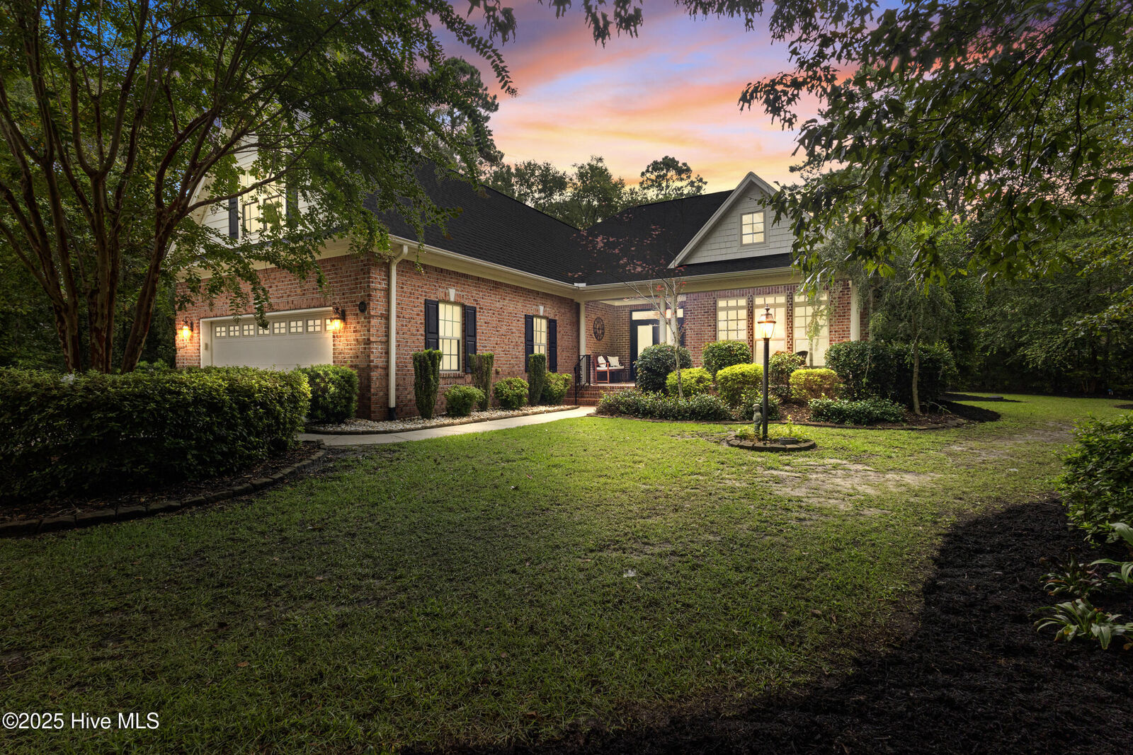 Property Photo: 1113 Liliflora Lane NC 28451