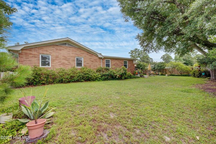 Property Photo: 505 Kenwood Avenue NC 28405