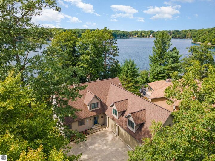 5685 Shirley Ann Drive  Harrison MI 48625 photo