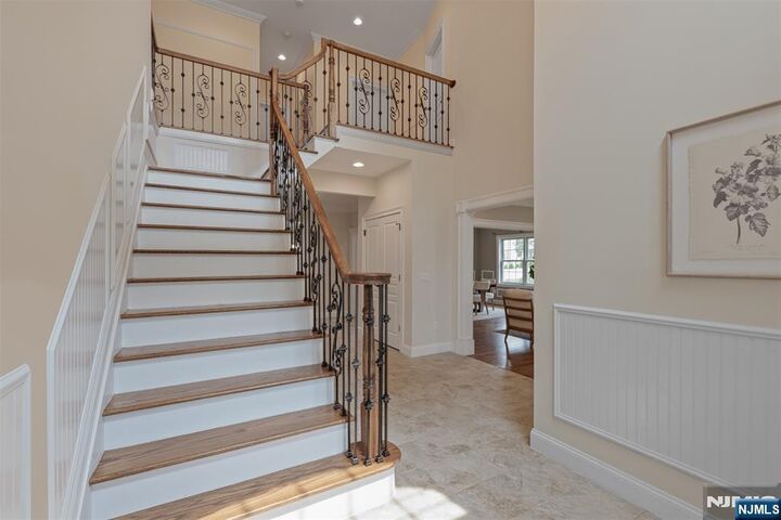 Property Photo:  20 Rocklynn Place  NJ 07452 