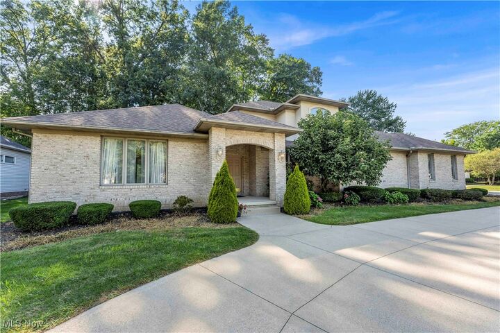 Property Photo: 416 Castle Pines Drive OH 44333
