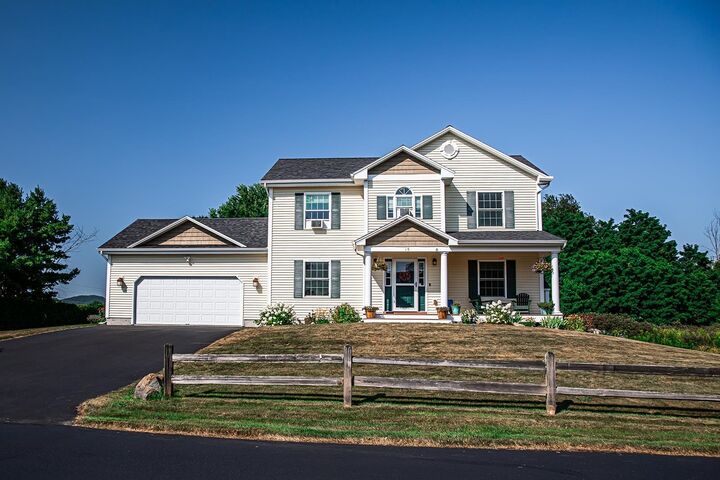 Property Photo: 15 Cottonwood Crossing VT 05446