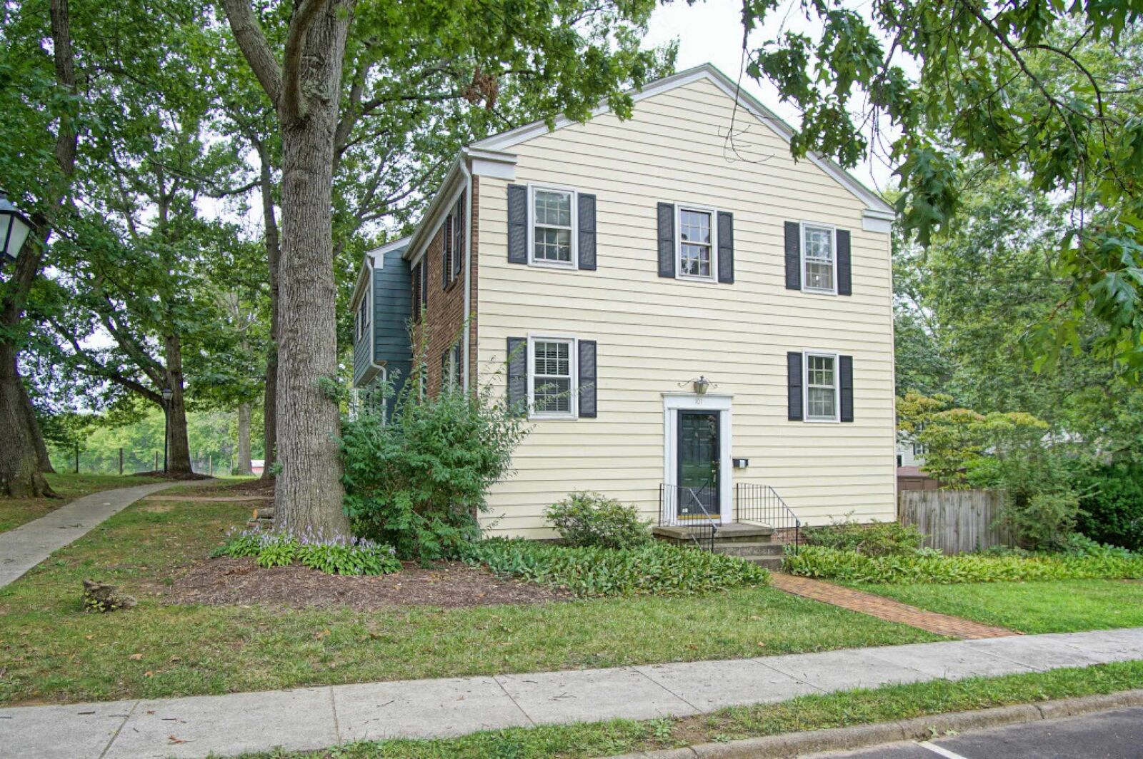 Property Photo:  101 Yorkshire Court  VA 24060 
