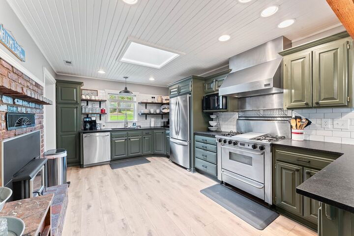 Property Photo: 10135 Elizabeth Drive AR 72756