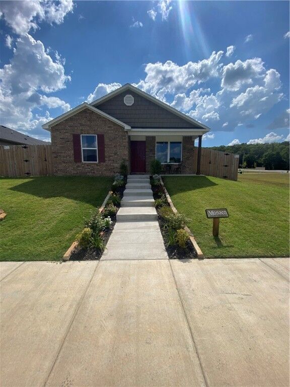 Property Photo: 2614 S Ouachita Drive AR 72701