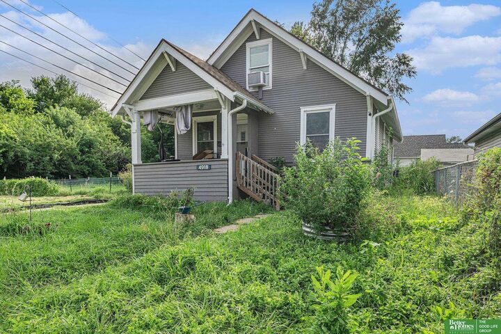Property Photo:  4918 N 27th Street  NE 68111 