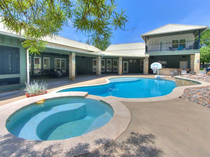 Property Photo:  4101 Oakdale Farm Circle  OK 73013 