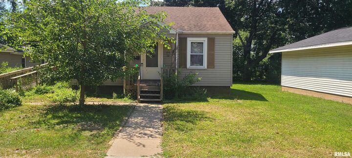 1721 N Logan Street  Chillicothe IL 61523 photo