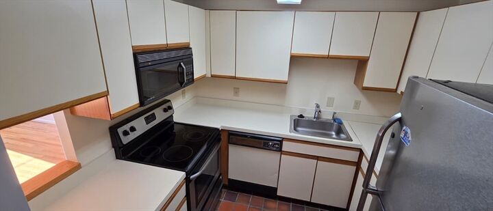 Property Photo:  200 Ledgewood Drive 606  MA 02180 