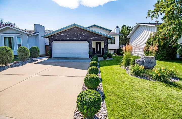 93 Ellenwood Drive  Red Deer AB T4R 2E1 photo