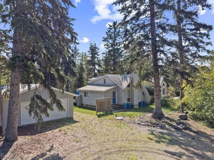 Property Photo: 1304 Sand Place SK S0M 2Y0