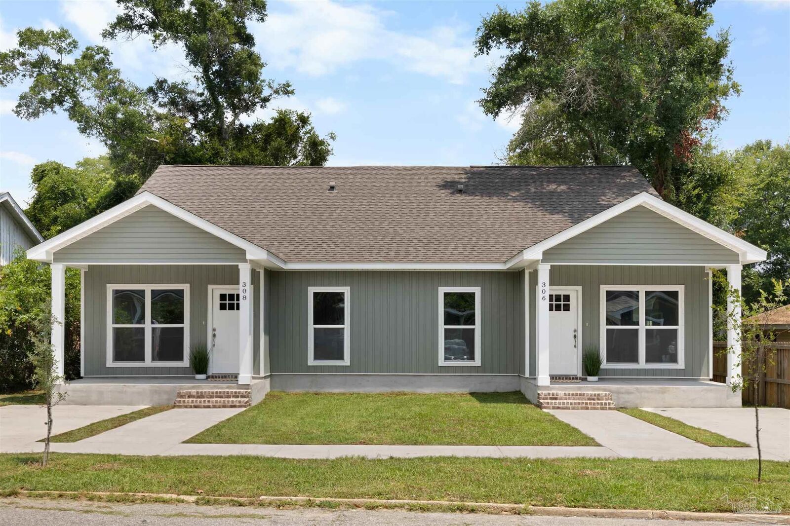 Property Photo:  306 &Amp 308 N E St  FL 32501 