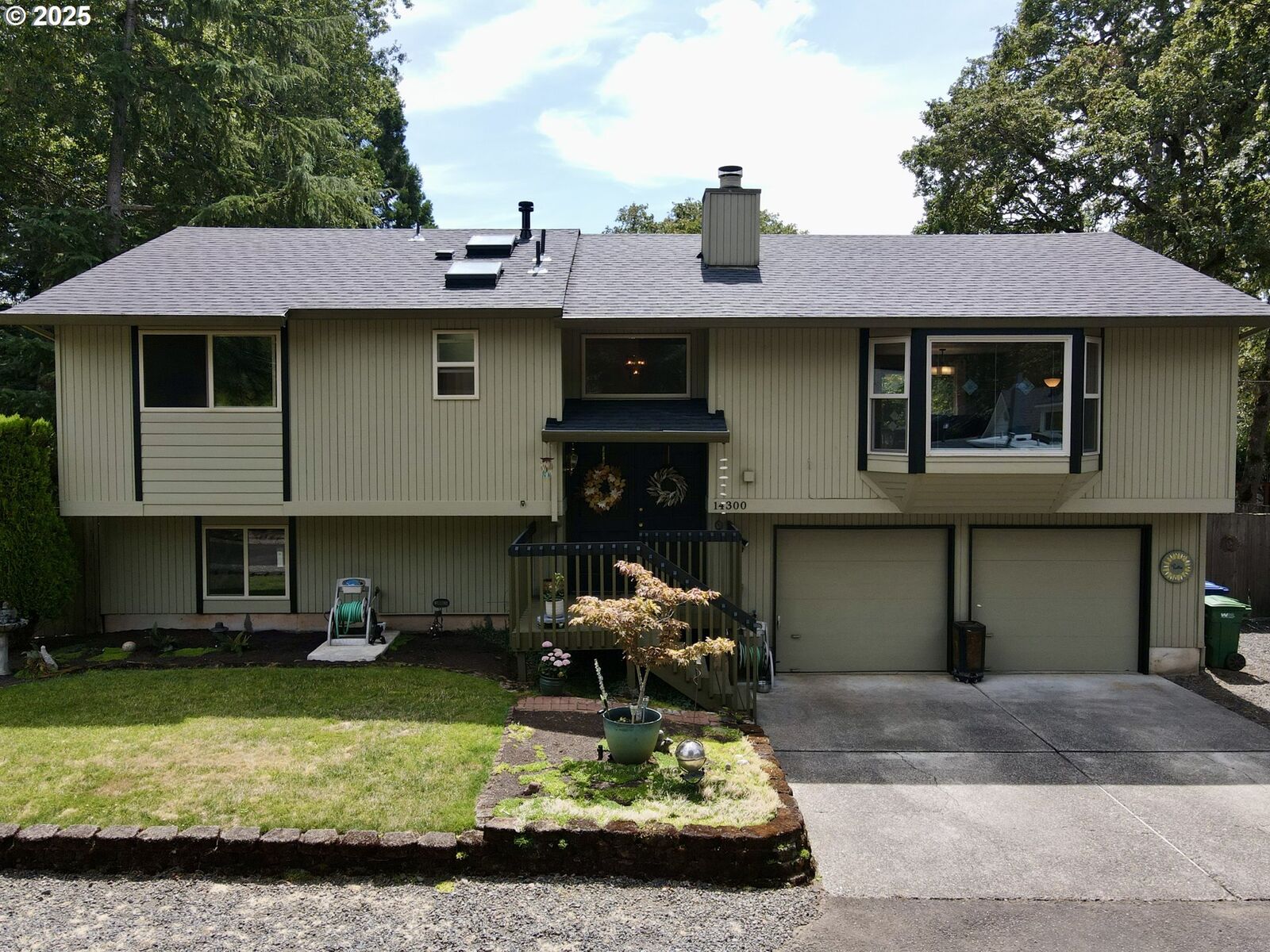 Property Photo: 14300 SE Fairoaks Ave OR 97267