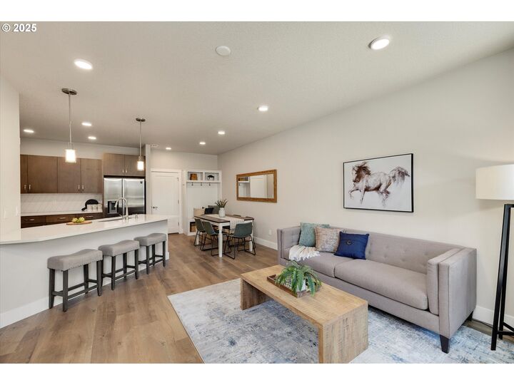 Property Photo:  142 SW Lancaster Ct  OR 97060 