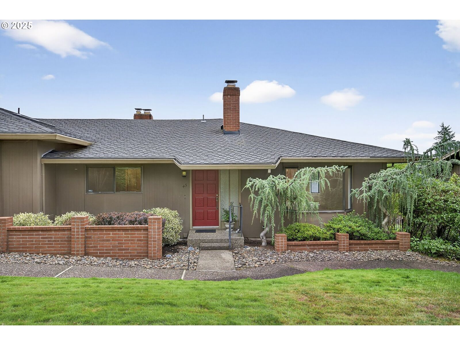 Property Photo:  45 Condolea Ct  OR 97035 