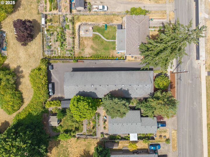 Property Photo:  405 S Blaine St  OR 97132 