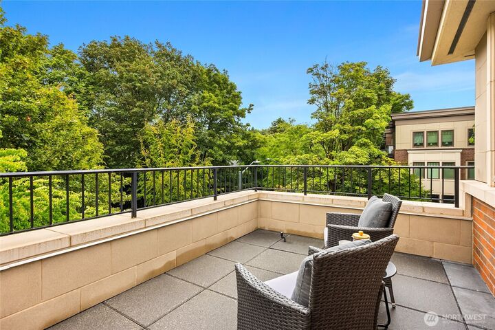 Property Photo:  1185  Broadway Avenue E Ph-8  WA 98102 