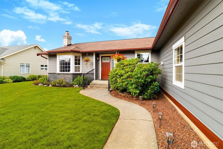 Property Photo:  849  19th Street  WA 98264 