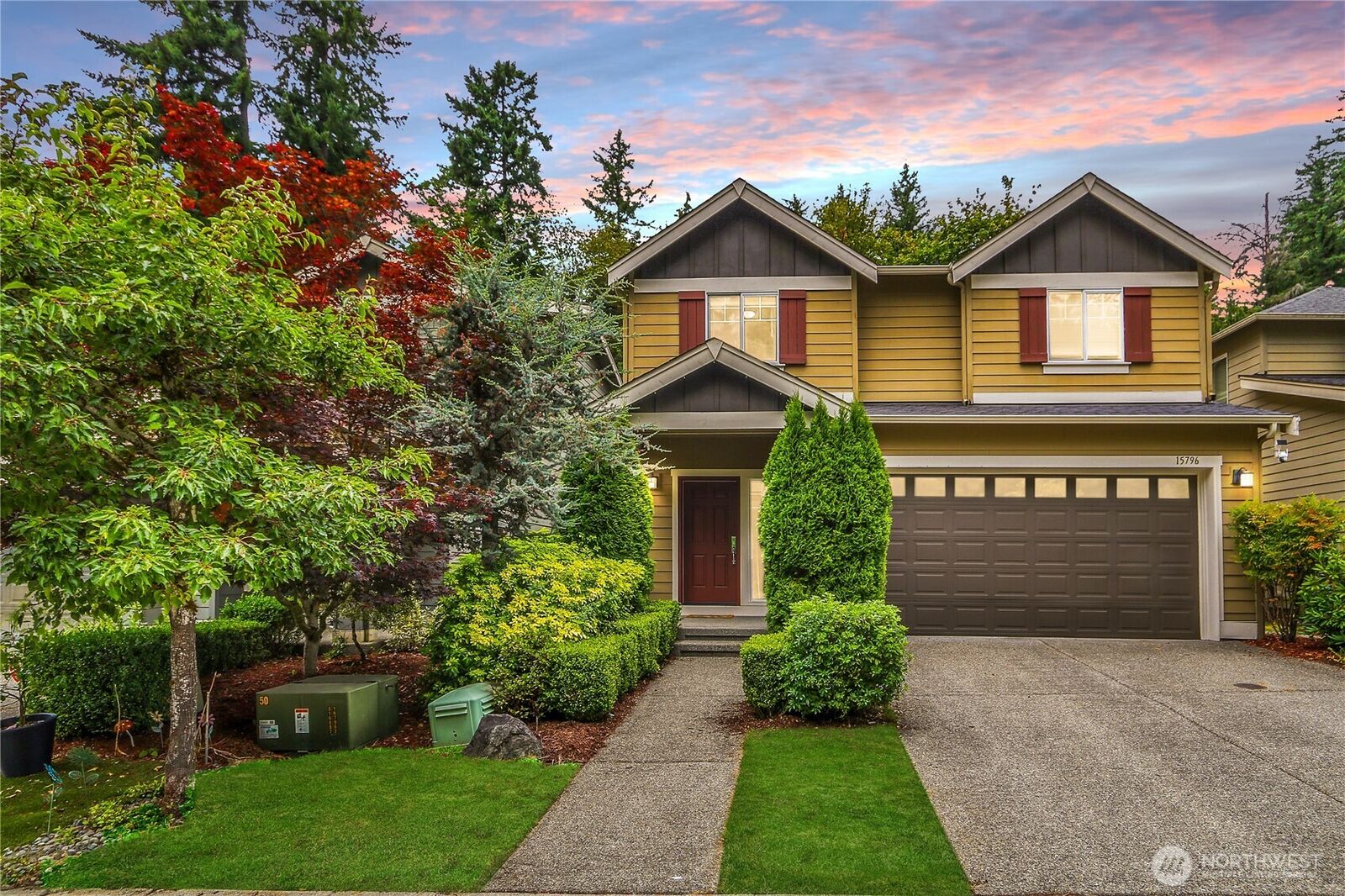 Property Photo: 15796 SE 164th Place WA 98058