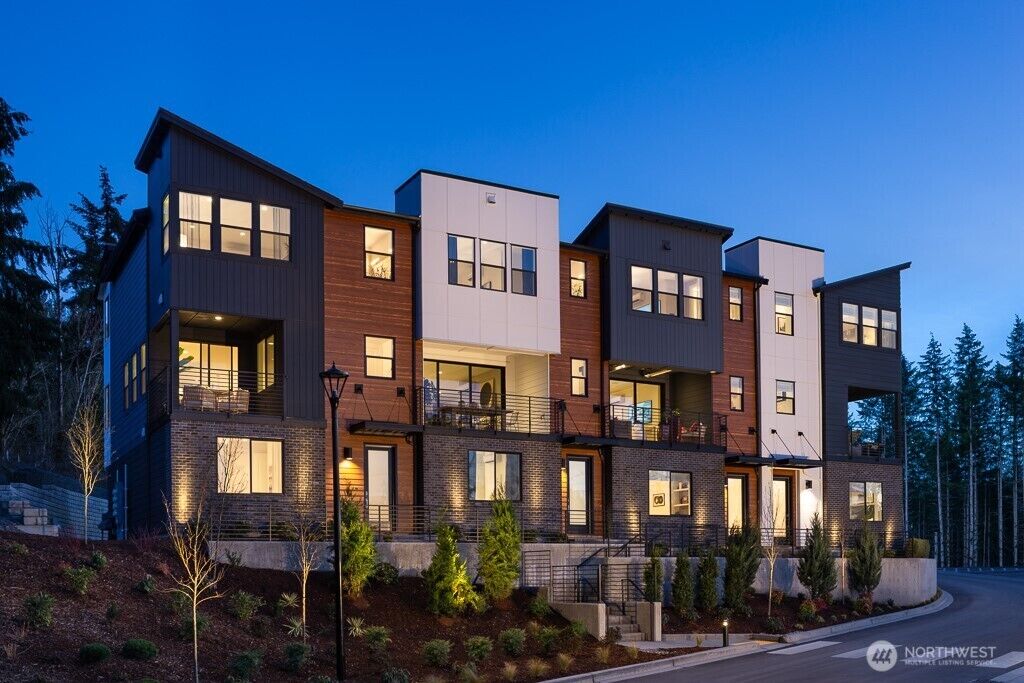 Property Photo: 10823 (Hs 95) 120th Lane NE D WA 98033