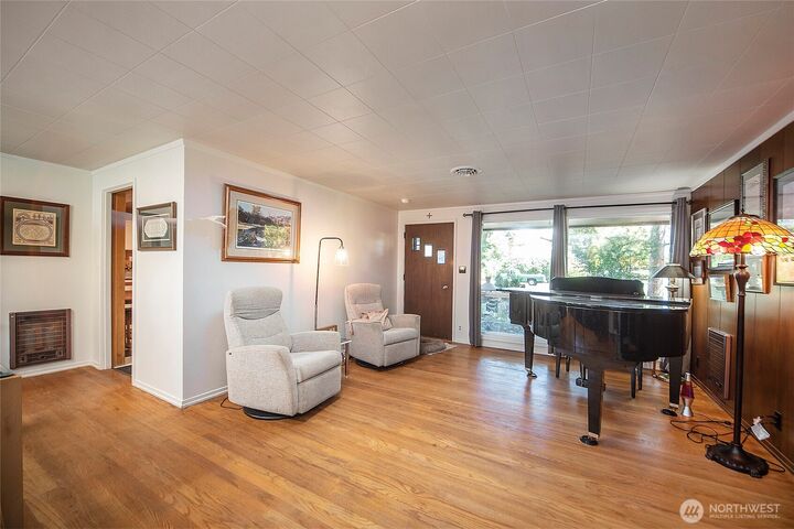 Property Photo:  409 S Sampson Street  WA 98926 