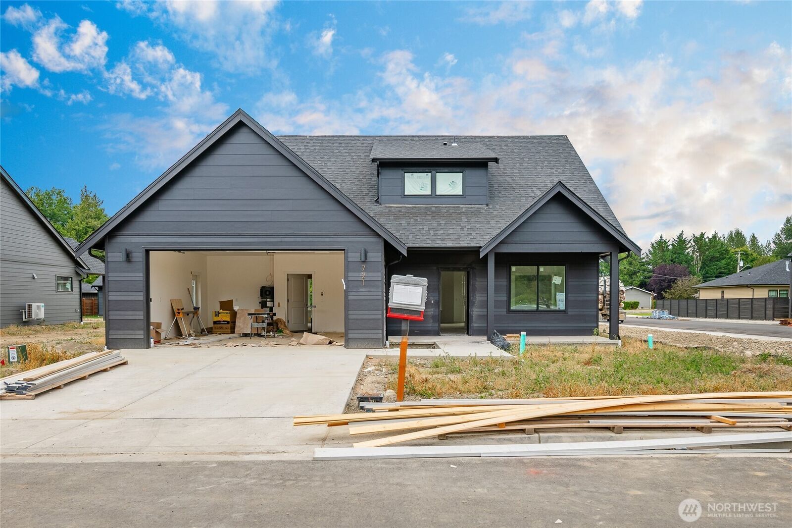 Property Photo:  721 E 5th Street  WA 98276 