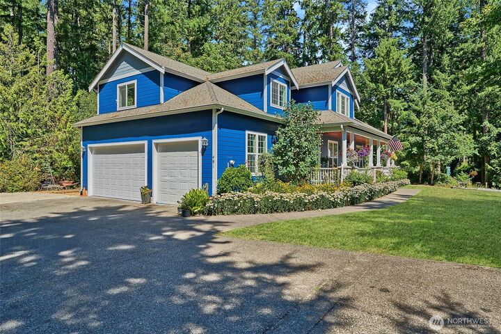 Property Photo:  481  7th Ave  WA 98333 