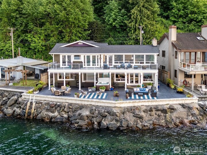 Property Photo:  10879  Point Vashon Drive SW  WA 98070 