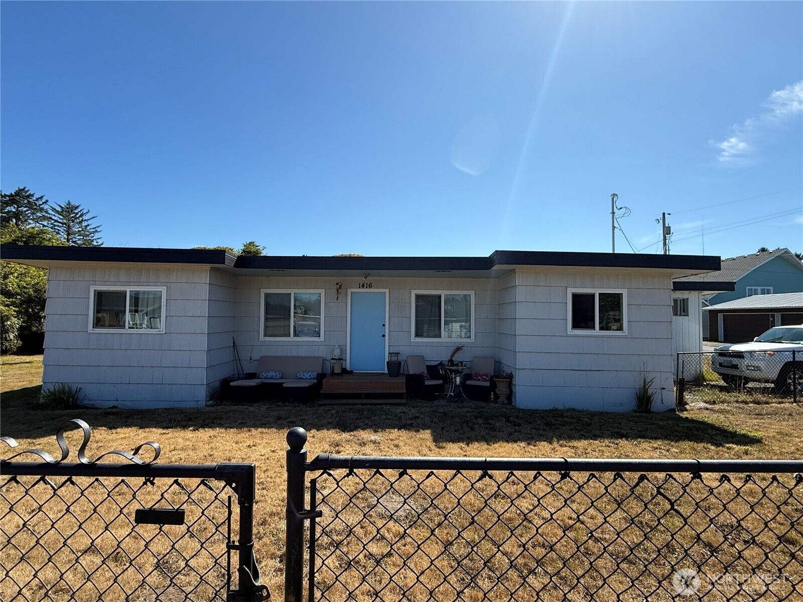 Property Photo: 1416 Washington Avenue S WA 98631