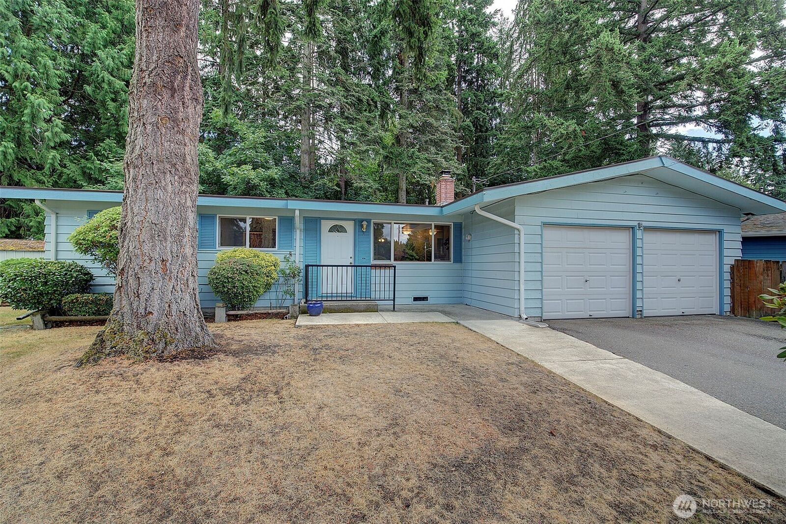 Property Photo: 14200 105th Avenue NE WA 98034