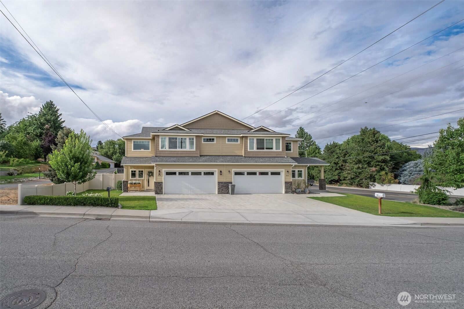 Property Photo:  1804  Mulberry Lane  WA 98801 