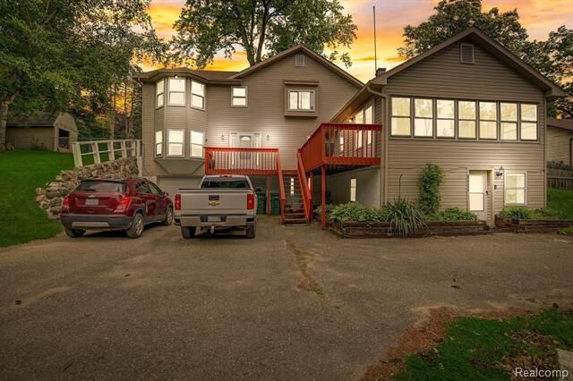 Property Photo:  8954 Woodlawn Avenue  MI 48348 