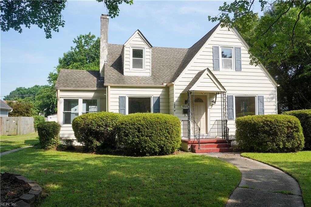 Property Photo: 9525 Selby Pl VA 23503