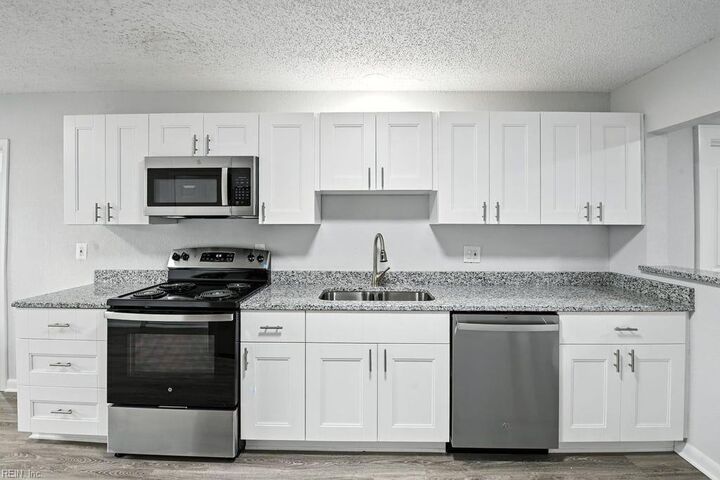 Property Photo:  5004 Wellston Ct  VA 23464 