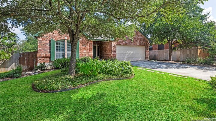 Property Photo:  423 Neches  TX 78258 