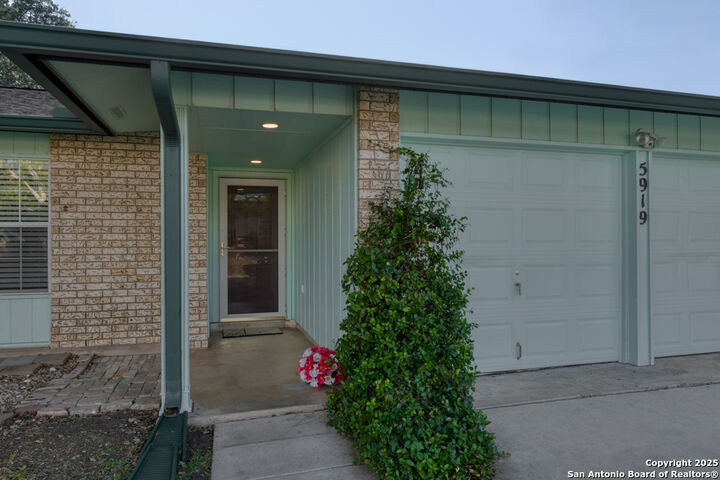 Property Photo: 5919 Hidden Boulder TX 78250